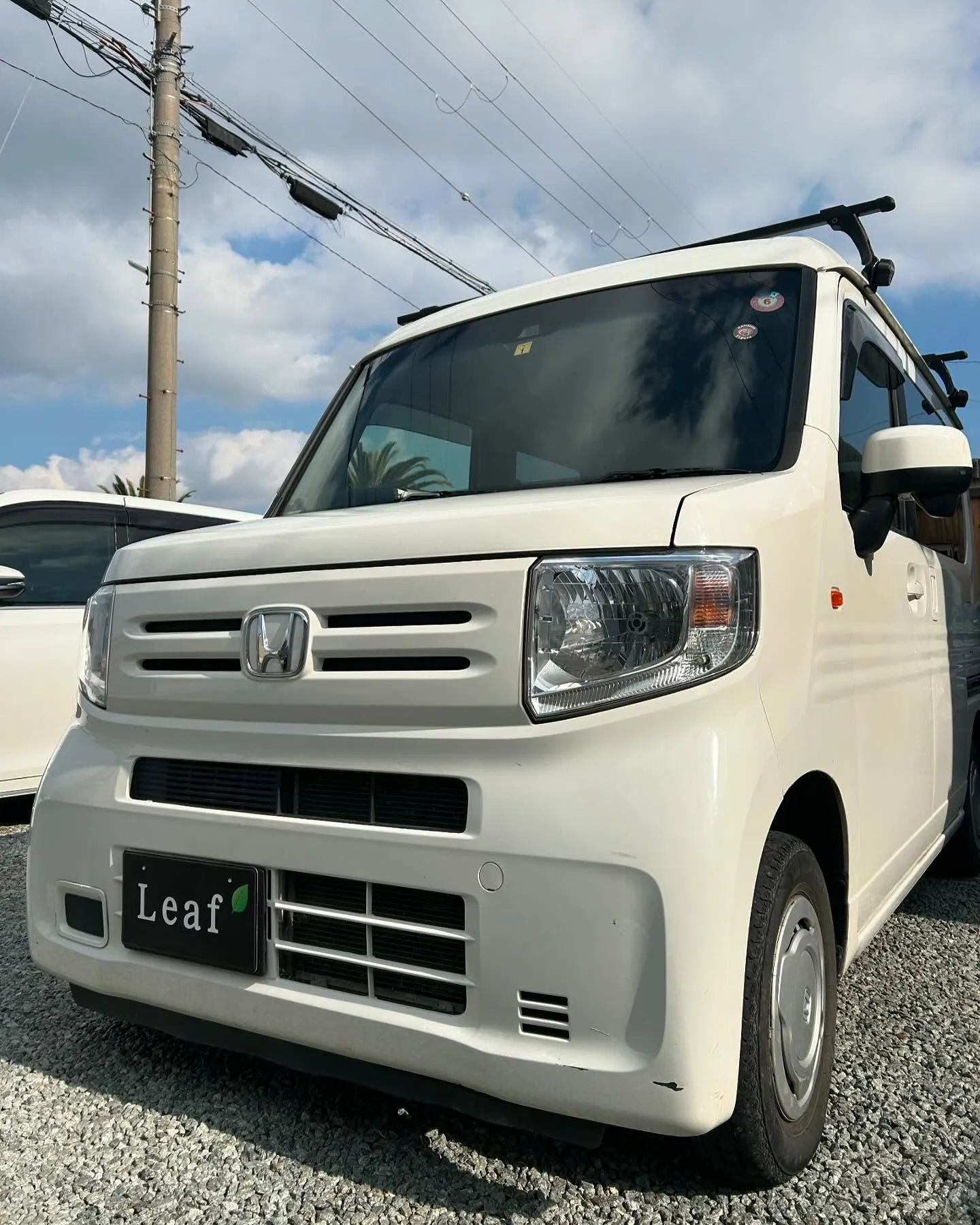 今日はトヨタのエスクァイアが鈑金修理で、ホンダのN-VANが...