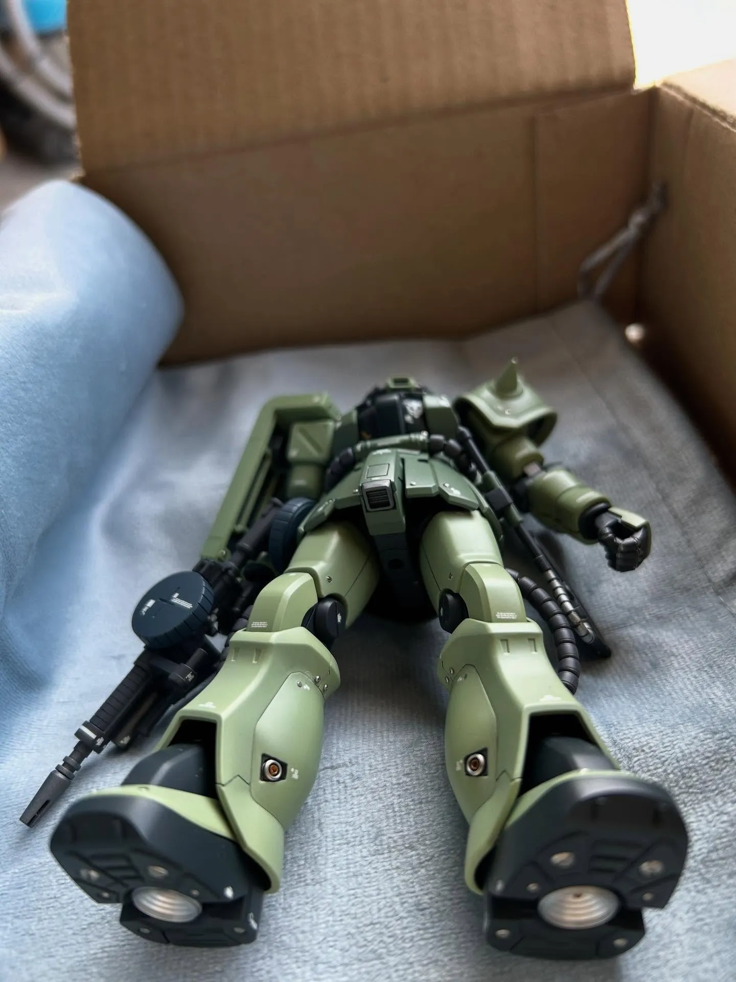 ガンプラ　HG ザクⅡ 頂きました✨