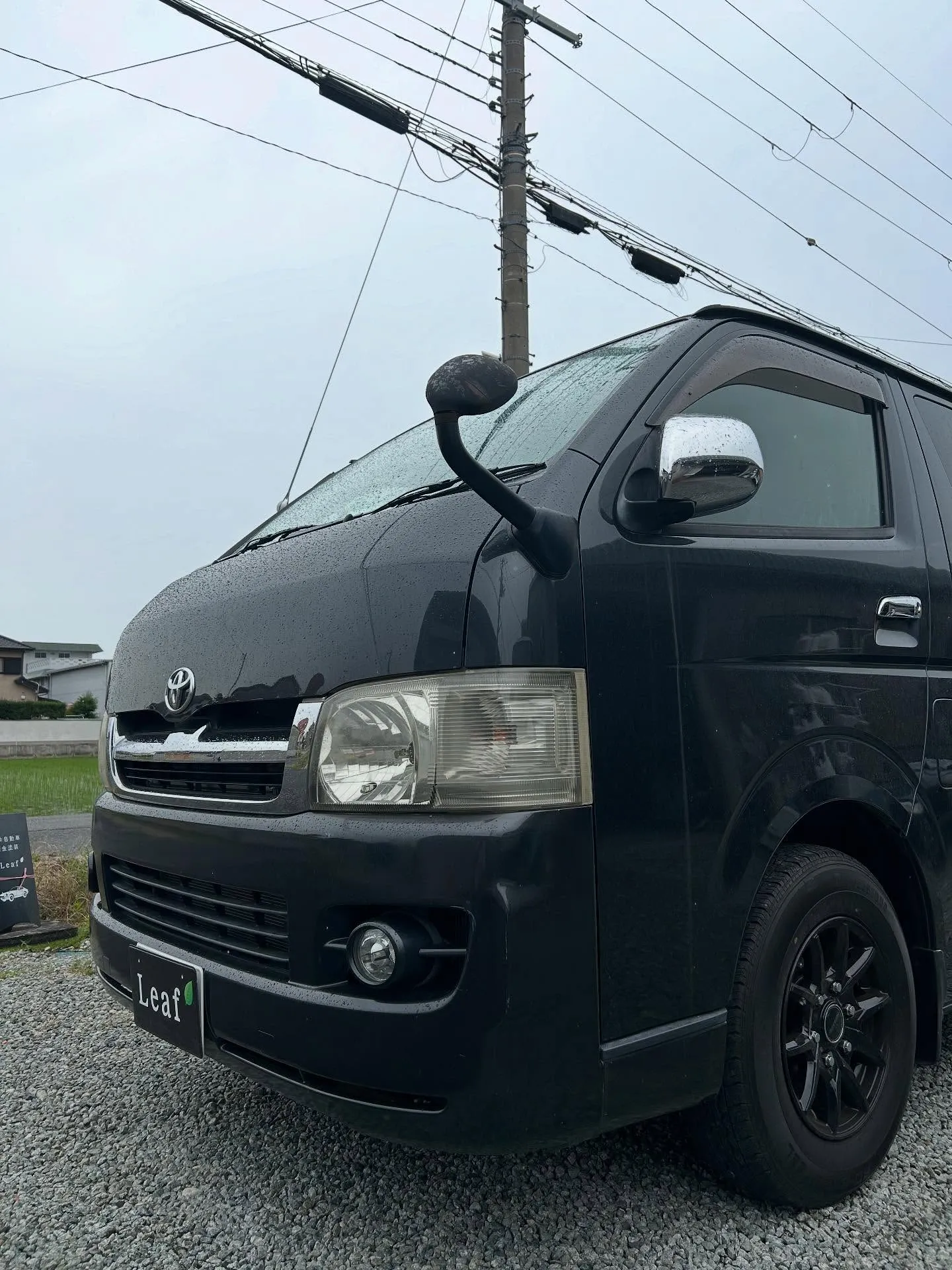 トヨタ　ハイエース　鈑金修理でお預かりです🚙