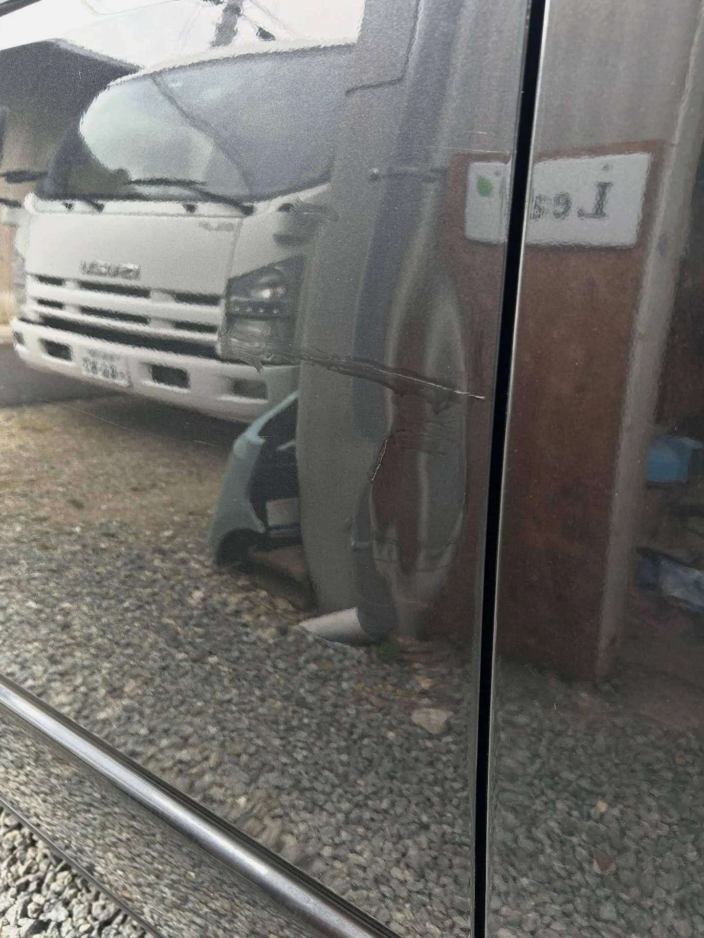 トヨタ　ハイエース　鈑金修理でお預かりです🚙