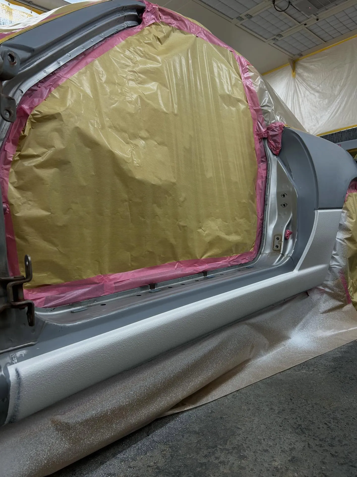 マツダ　アクセラ車検入庫🚗ダイハツ　タントカスタムが鈑金修理...