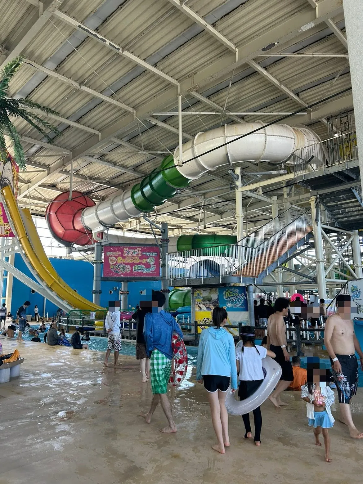 暑い夏、夏休みはプール🏊