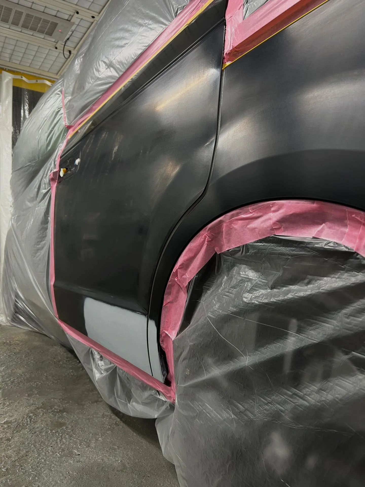 暑い中、急ピッチで作業進行中💨