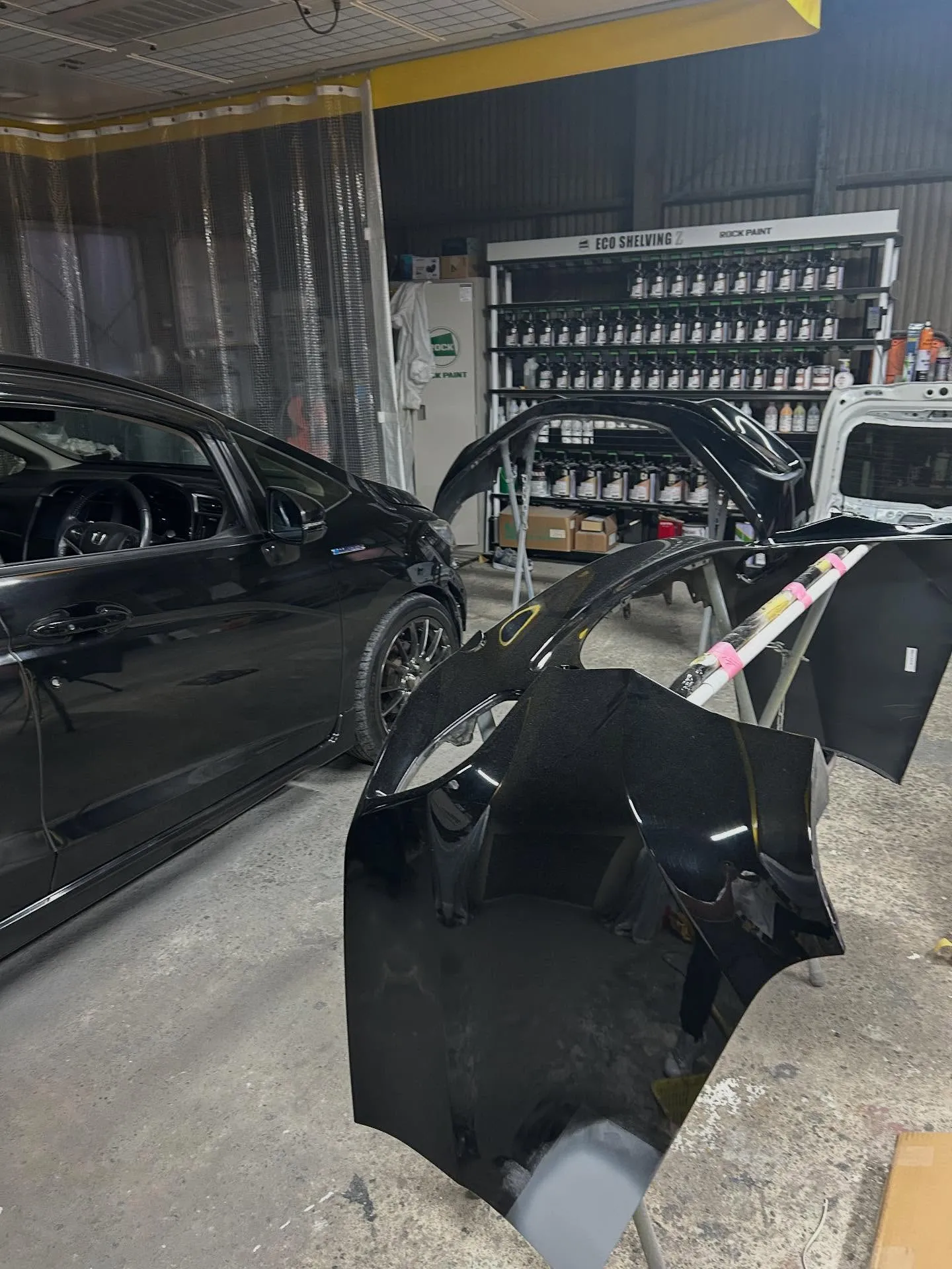 ヴェルファイア塗装完了👌フィットシャトルも作業進行中💪