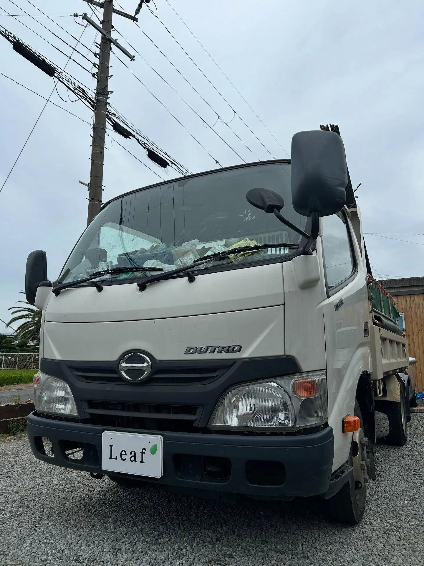 日野デュトロとトヨタエスティマが入庫🚗