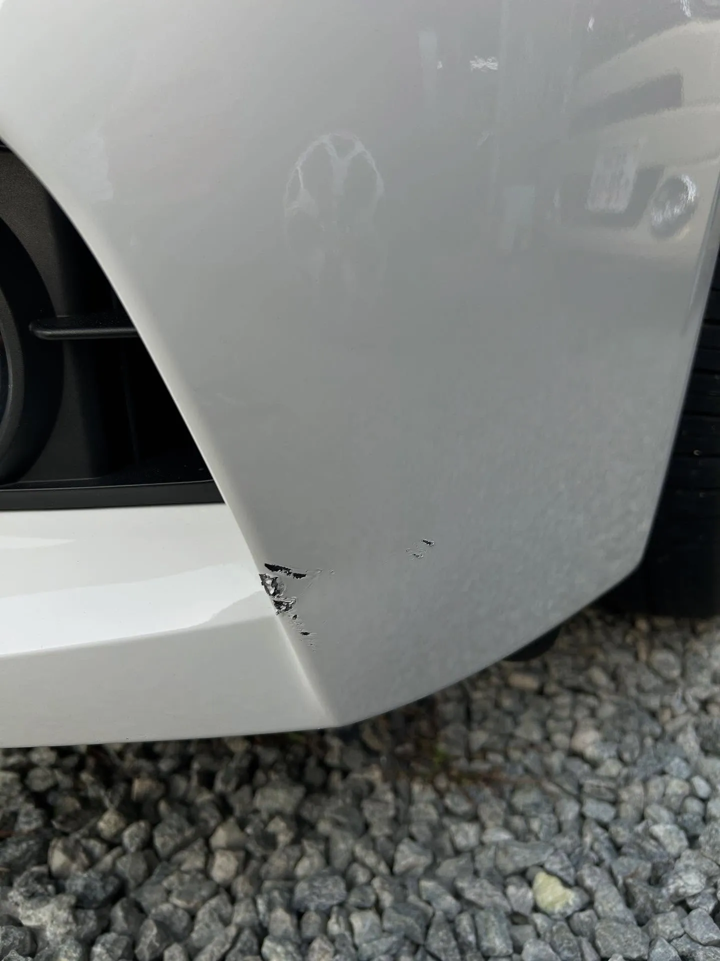 BMW 5シリーズ　バンパー修理🛠️
