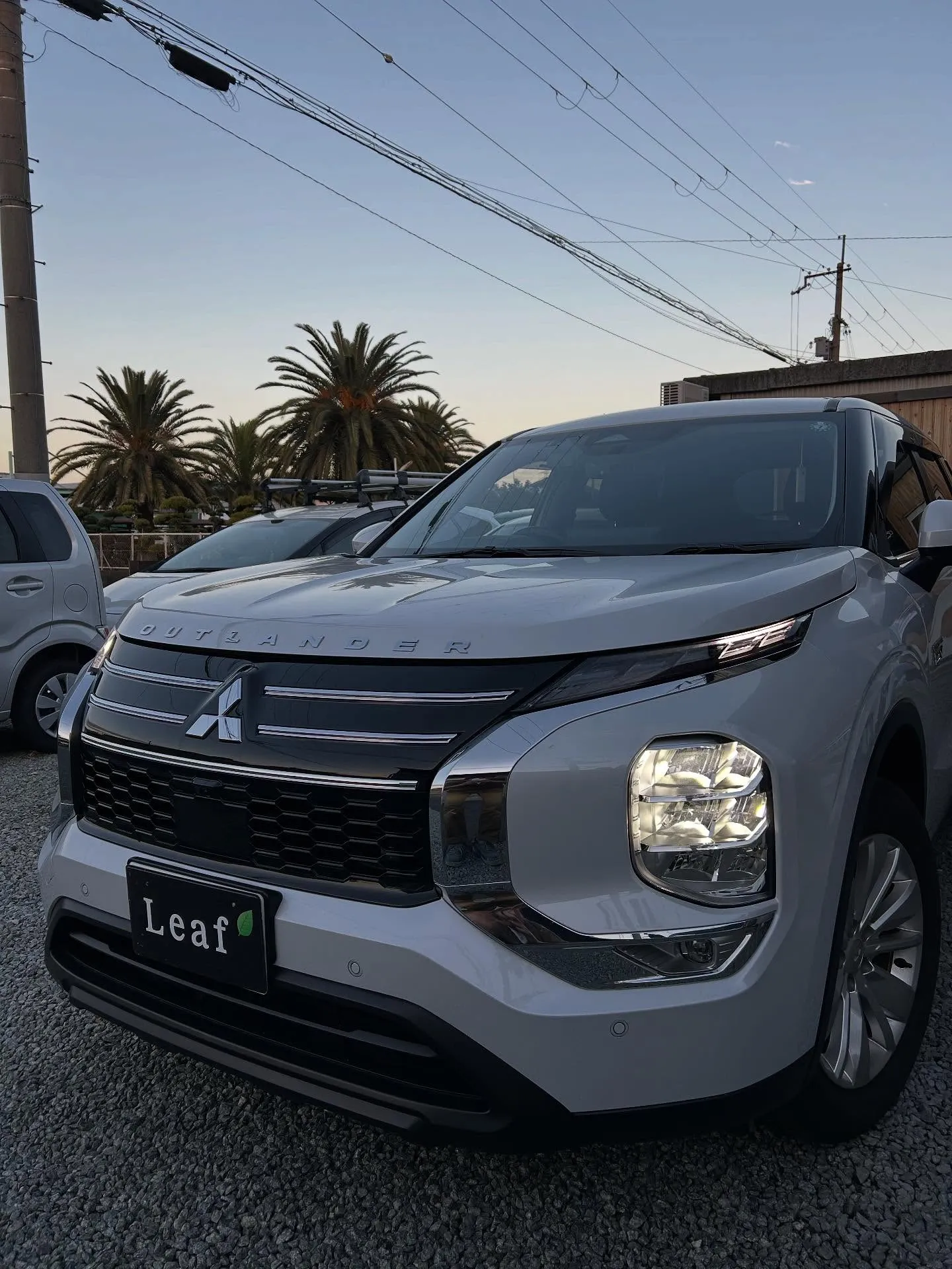 アウトランダー鈑金修理でお預かり🚗