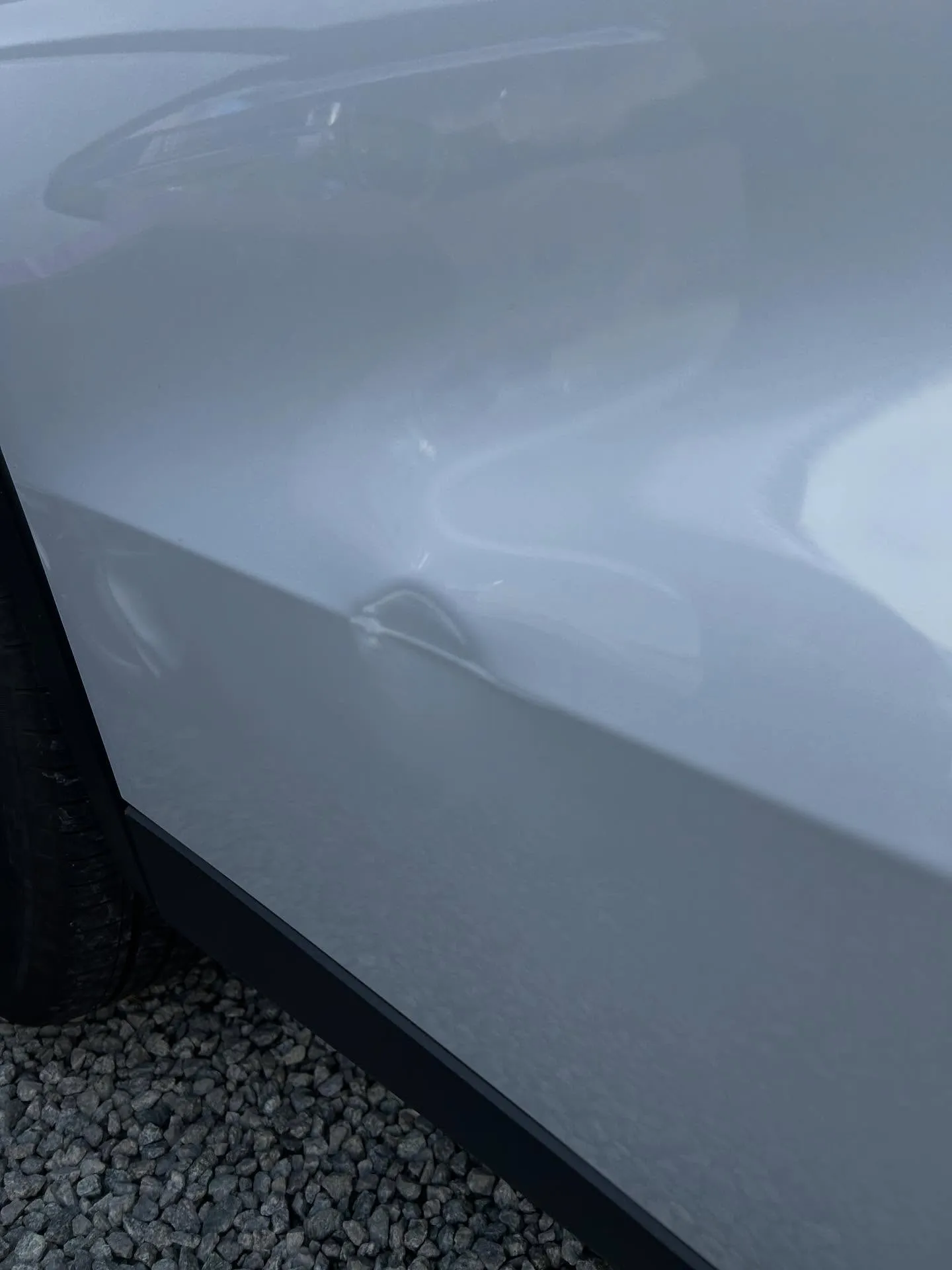 アウトランダー鈑金修理でお預かり🚗