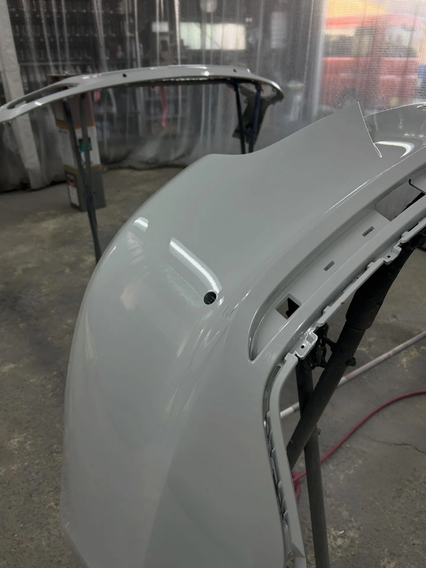 30系プリウス　鈑金入庫🚗