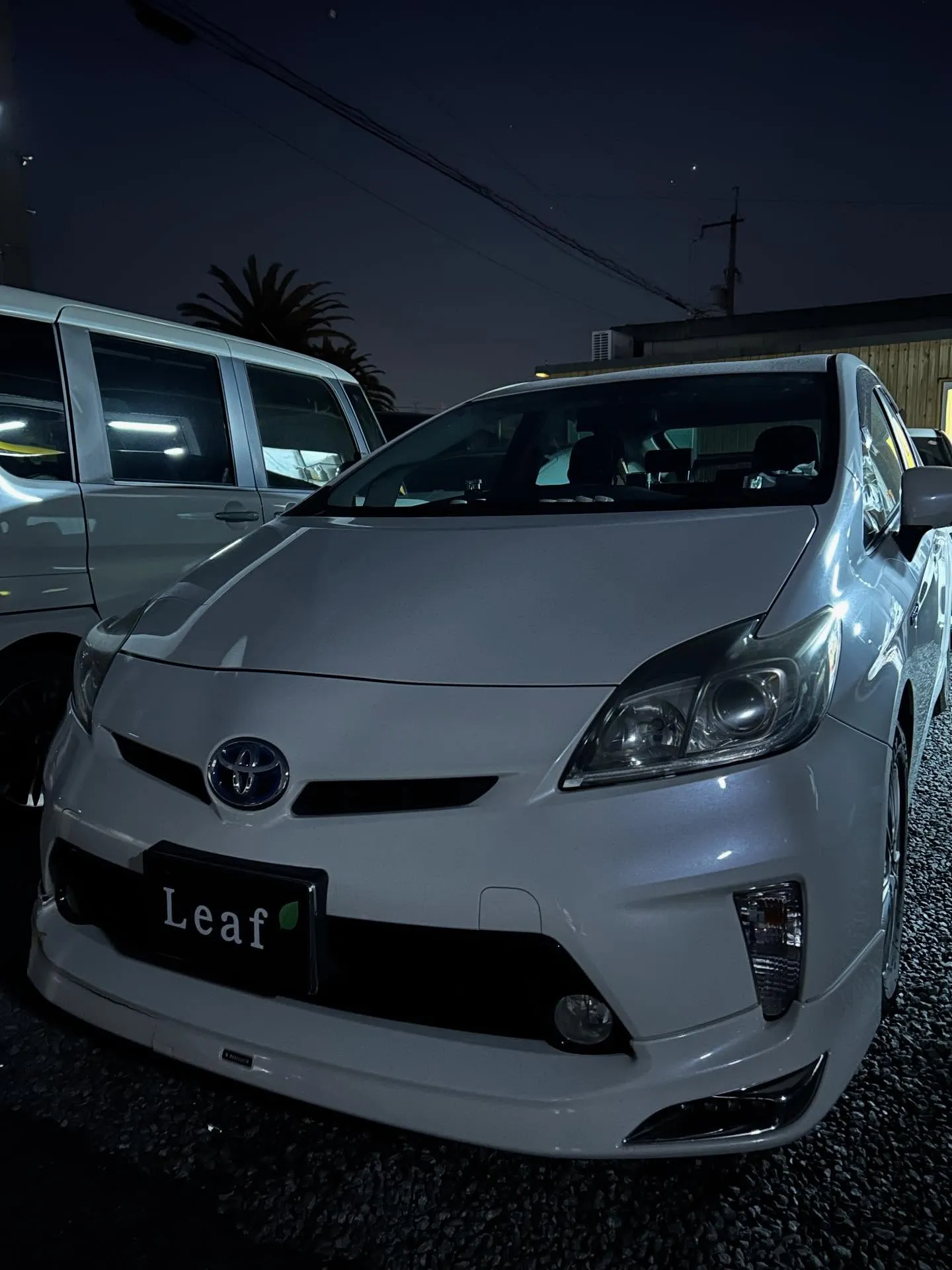 30系プリウス　鈑金入庫🚗