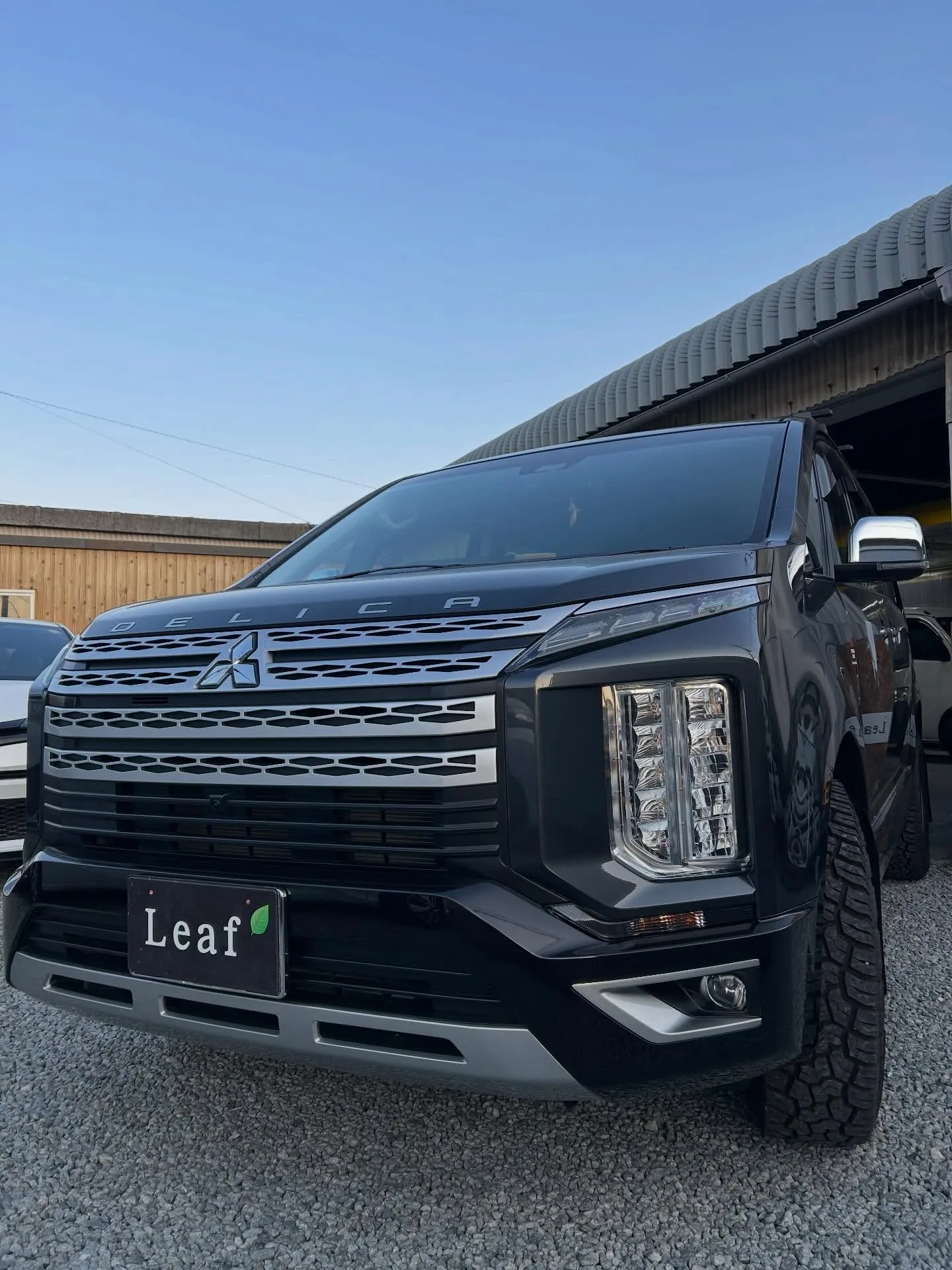 三菱　　デリカD5  鈑金入庫✨