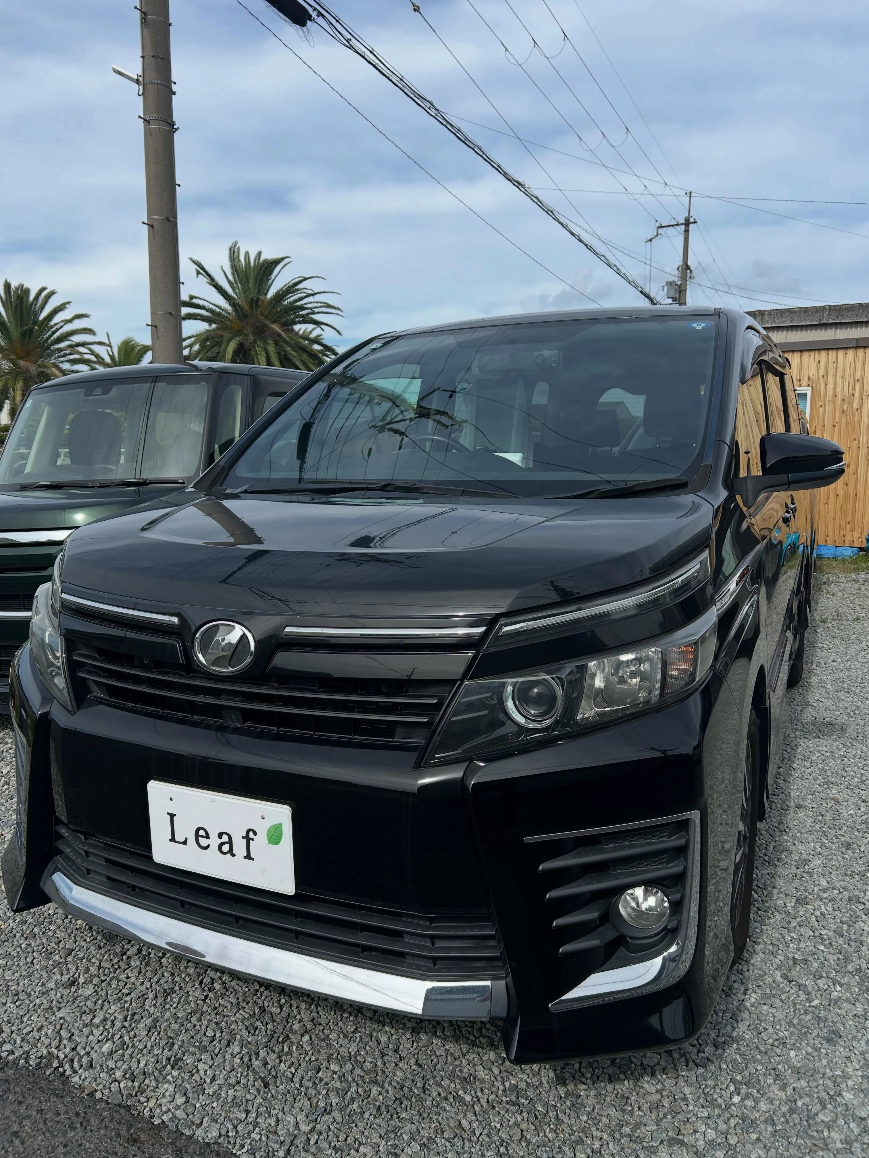 鈑金入庫🚙車検🛠️塗装🫟業務多忙です😋