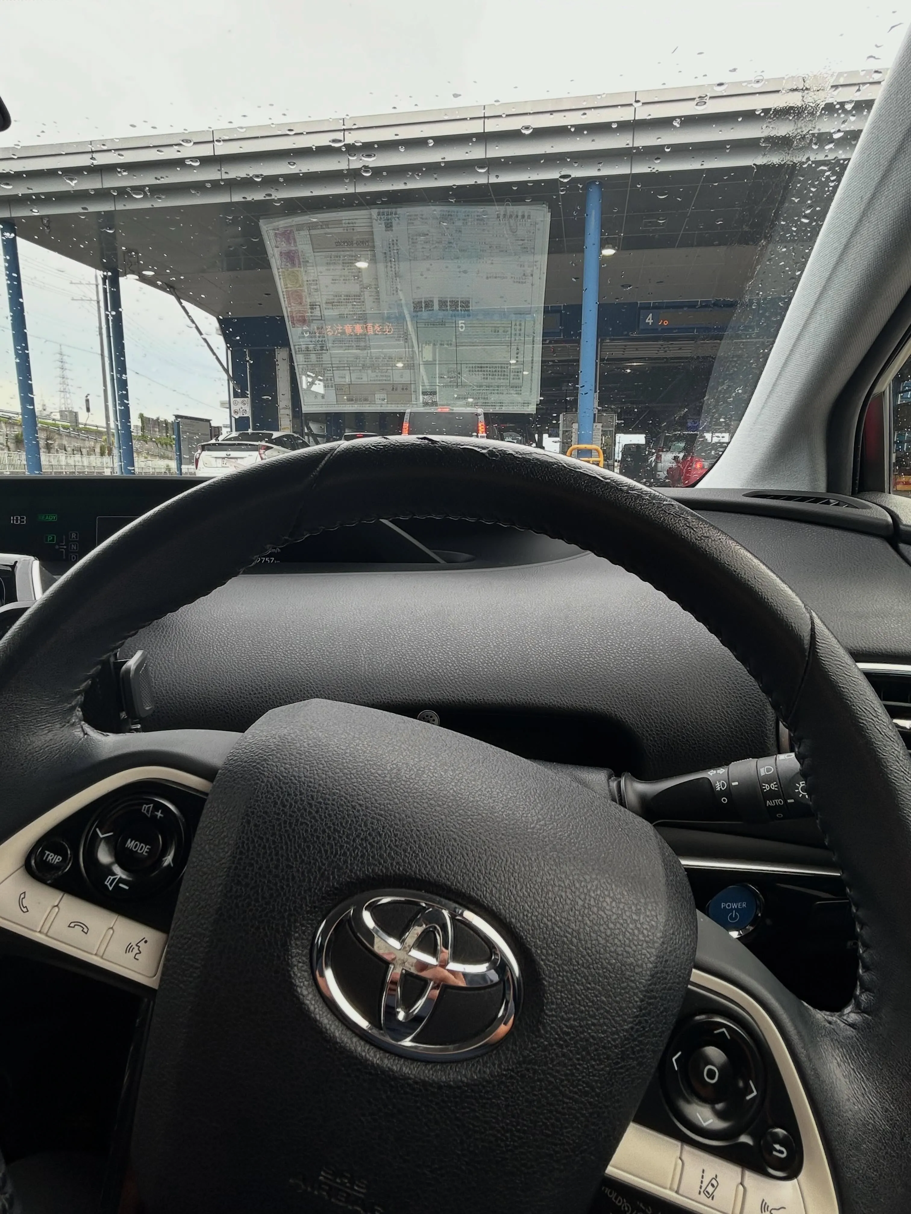 ハイエース　DPF&EGチェックランプ点灯で入庫🚙