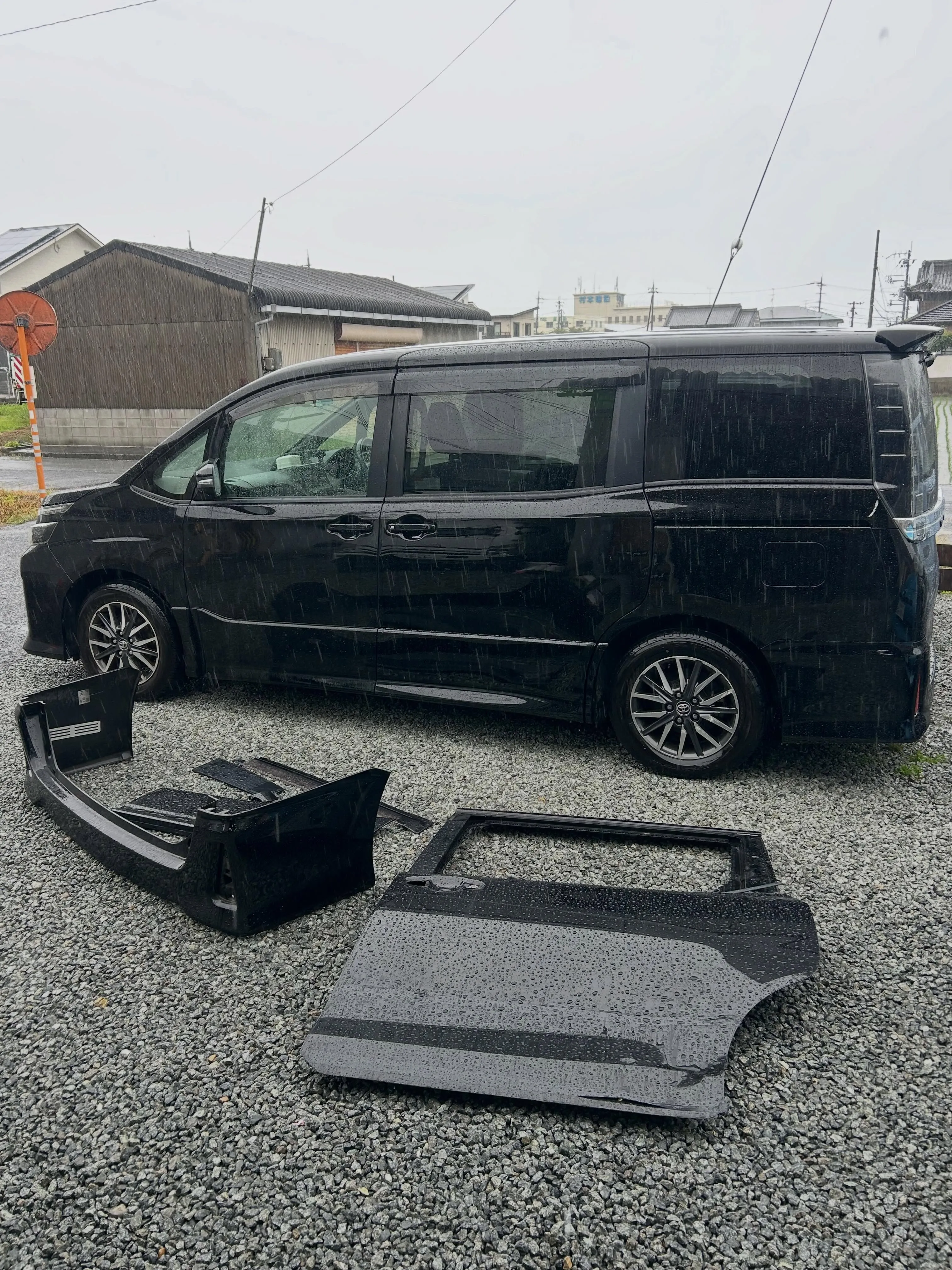 アクア車検🛠️ ルーミー屋根鈑金🛠️